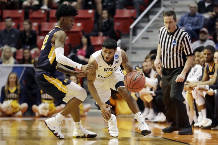West Virginia Runs Away From Murray St.